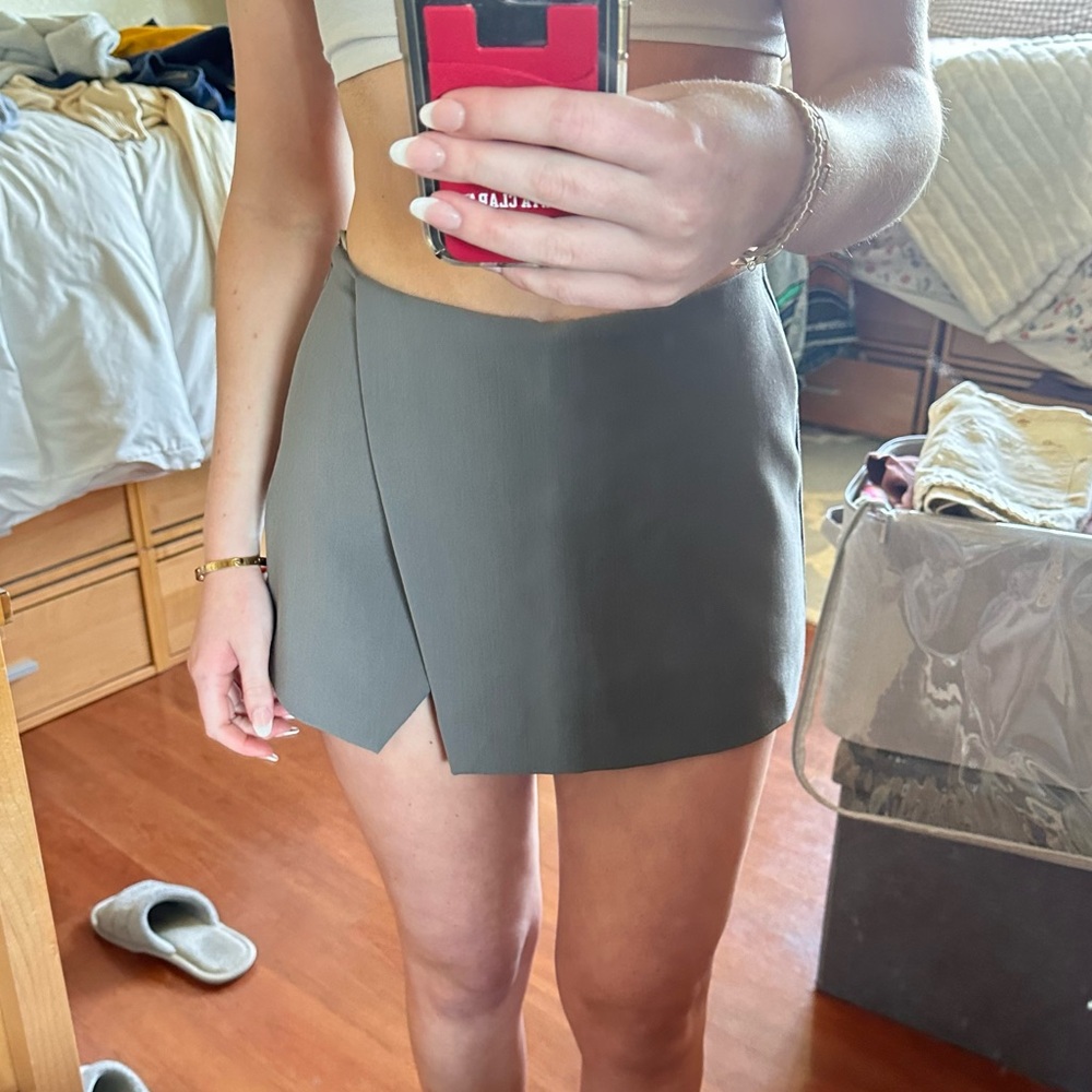 Gray Zara mini skirt